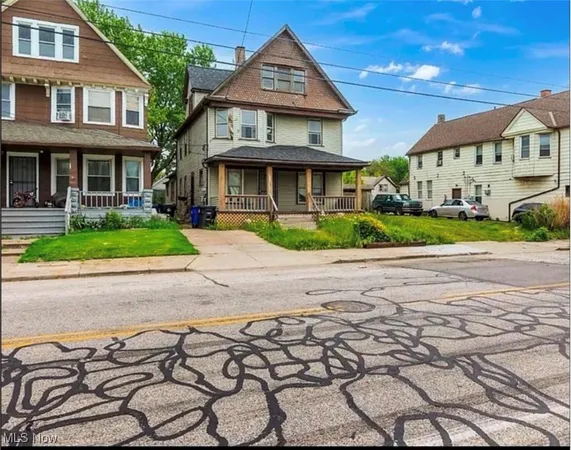 $1,000 | 3635 East 49th Street, Unit UP, Cleveland, OH 44105