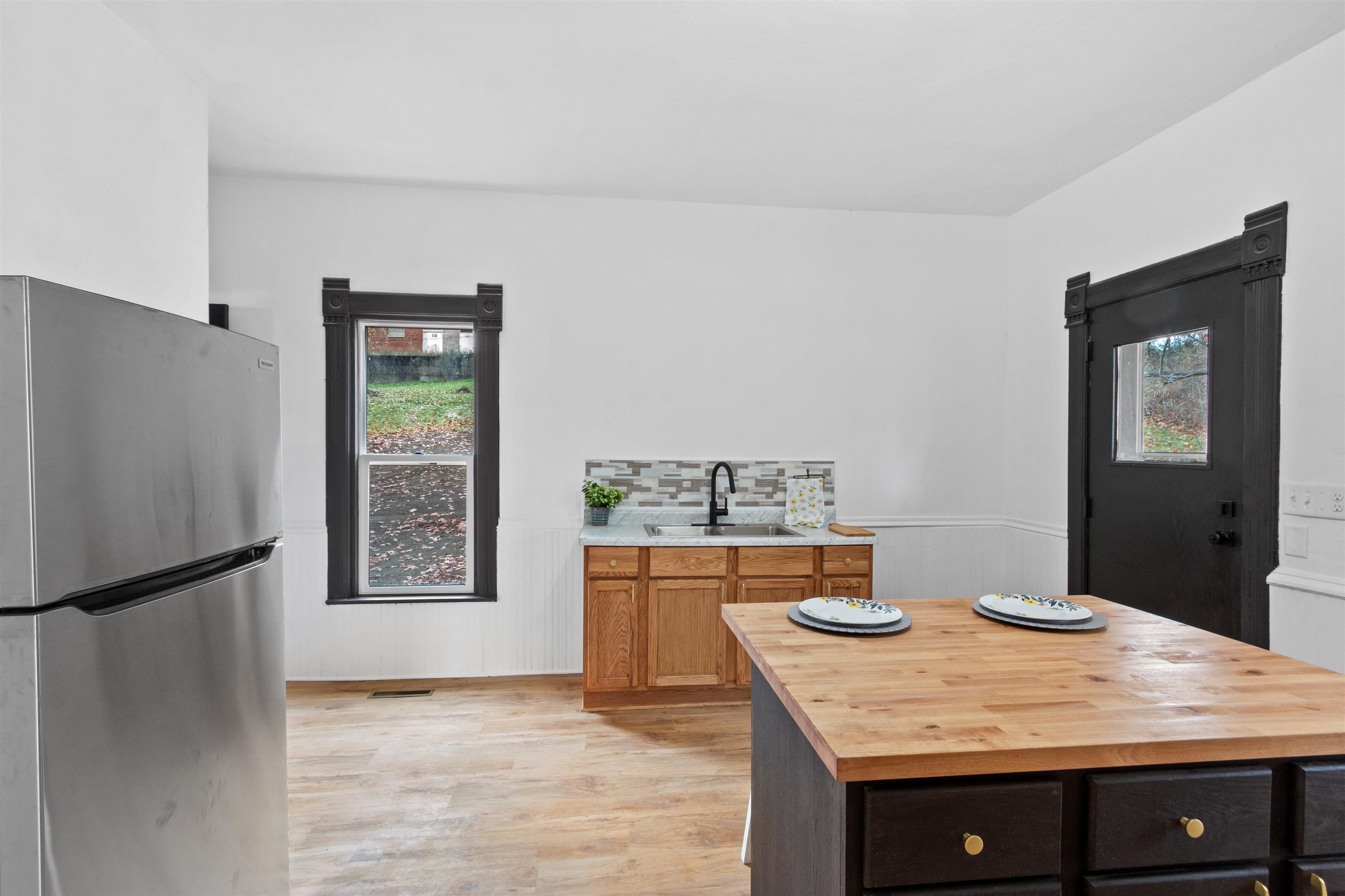 144 East Park Street Montello, WI 53949 - Photo 6 of 33