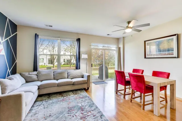 $225,000 | 1325 Remington Drive, Unit 3, Volo, IL 60020