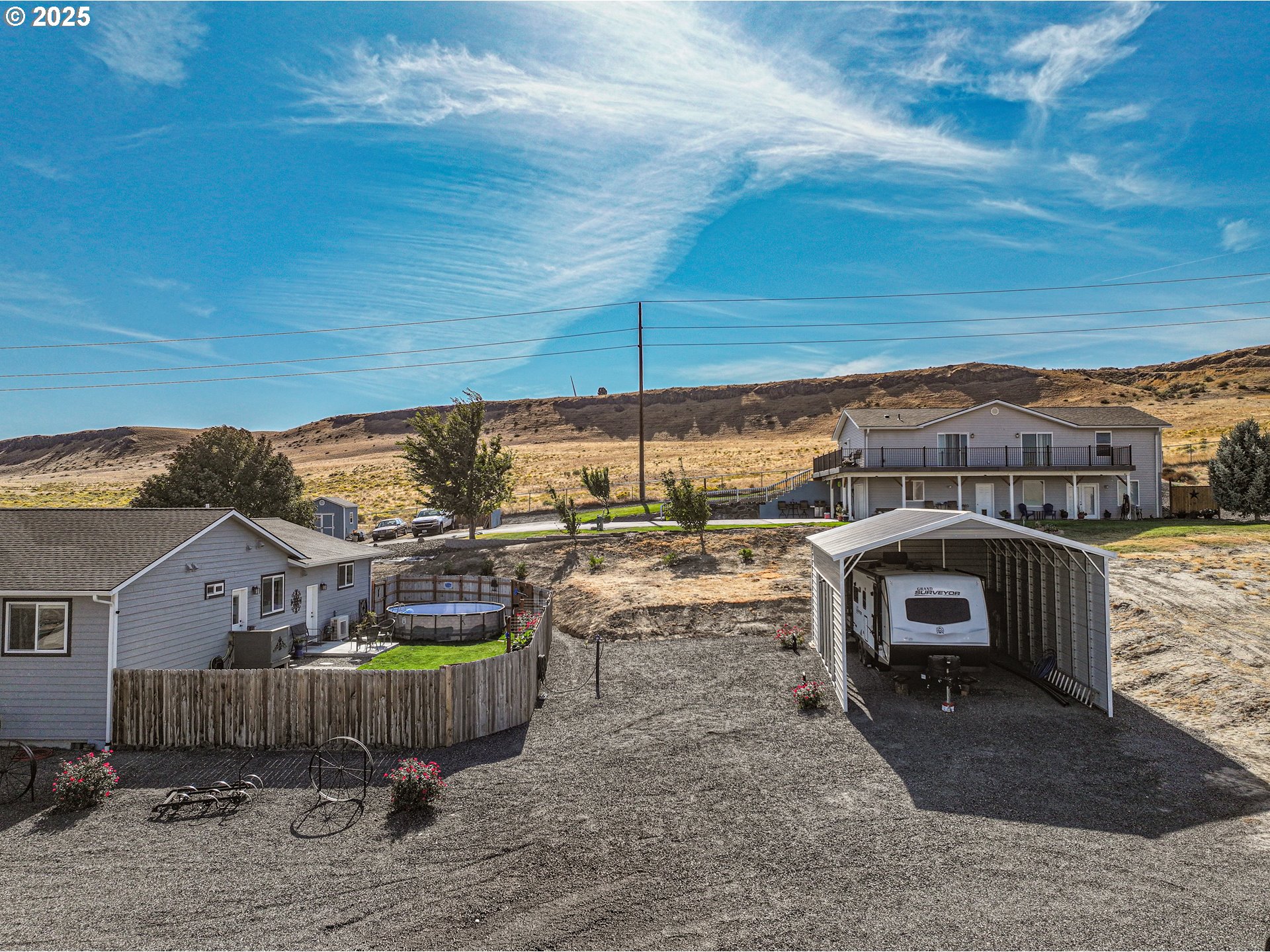 1275 Wright Road Arlington, OR 97812 - Photo 4 of 34 a view of a patio with a table and chairs