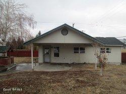 502 South Hennessy Road Yakima, WA 98908 - Photo 1 of 17 a view of a house with backyard