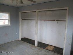 502 South Hennessy Road Yakima, WA 98908 - Photo 13 of 17 a view of an empty room