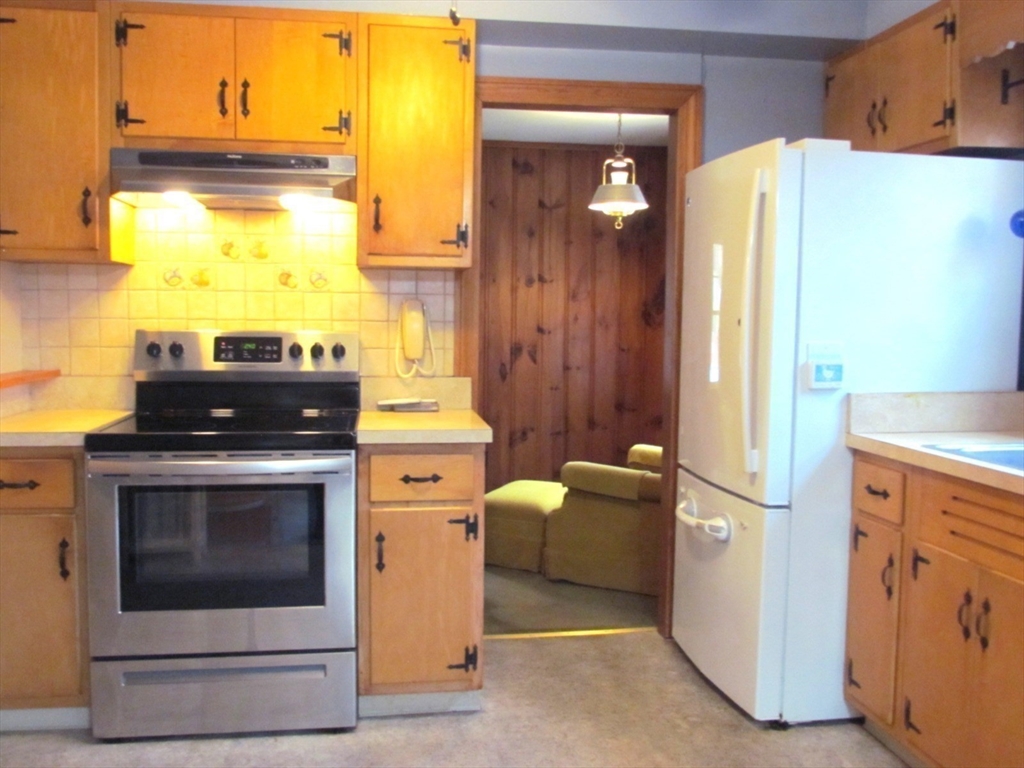 135 Temple Street Gardner, MA 01440 - Photo 17 of 30