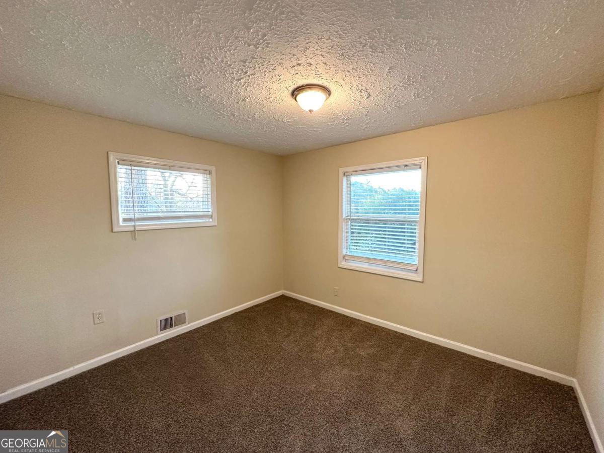 4366 Glenwood Parkway Decatur, GA 30032 - Photo 11 of 20