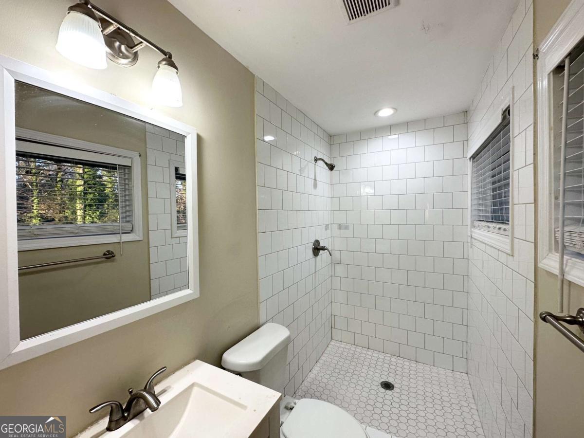 4366 Glenwood Parkway Decatur, GA 30032 - Photo 16 of 20