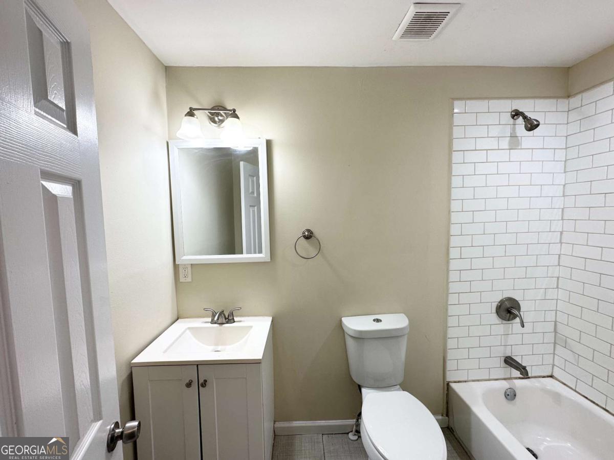 4366 Glenwood Parkway Decatur, GA 30032 - Photo 17 of 20