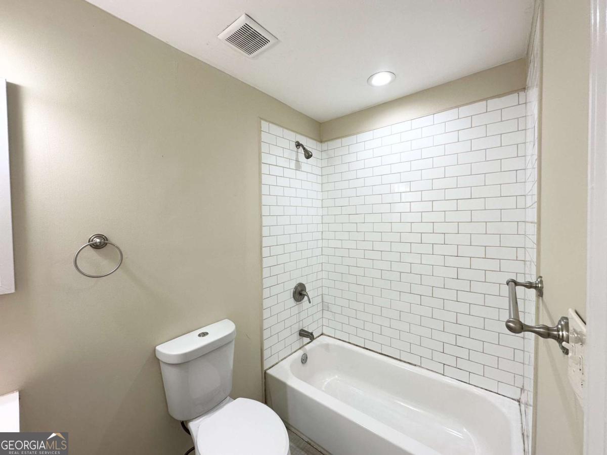 4366 Glenwood Parkway Decatur, GA 30032 - Photo 18 of 20