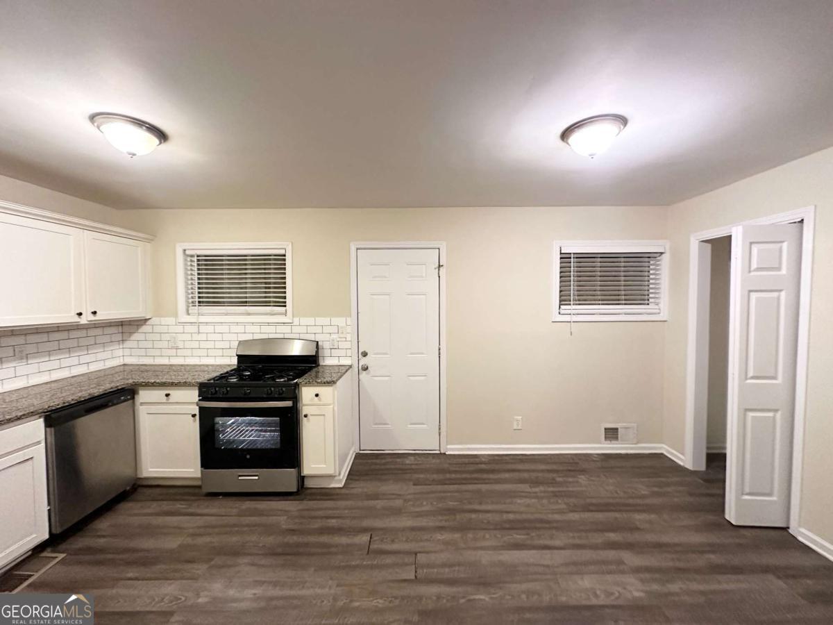 4366 Glenwood Parkway Decatur, GA 30032 - Photo 6 of 20