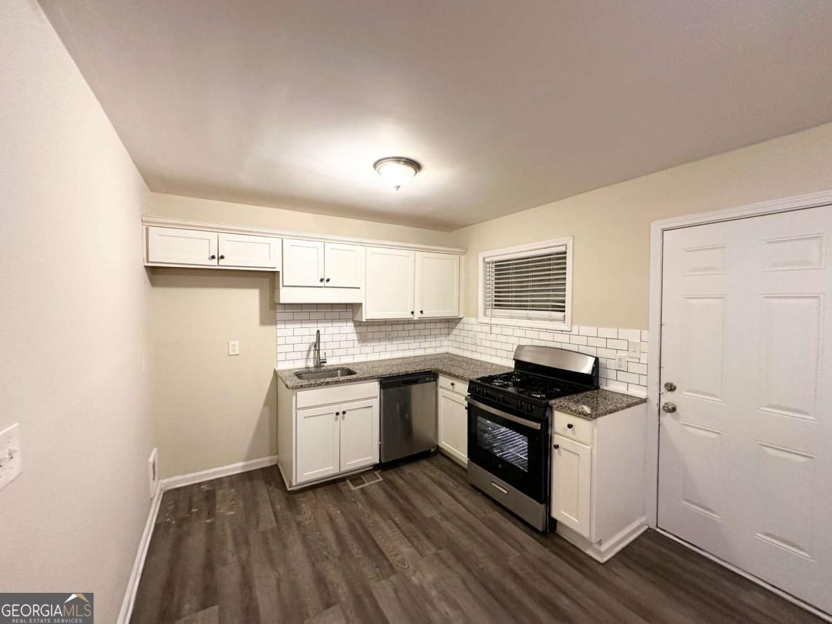 4366 Glenwood Parkway Decatur, GA 30032 - Photo 7 of 20