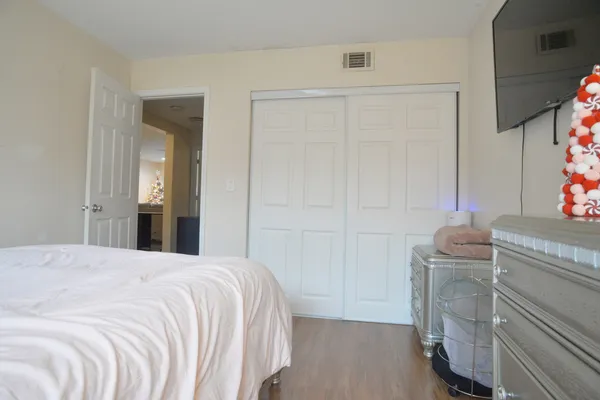 $160,000 | 1434 Carol Court, Unit 1B, Palatine, IL 60074