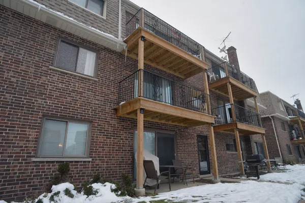 $160,000 | 1434 Carol Court, Unit 1B, Palatine, IL 60074