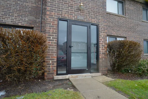 $160,000 | 1434 Carol Court, Unit 1B, Palatine, IL 60074