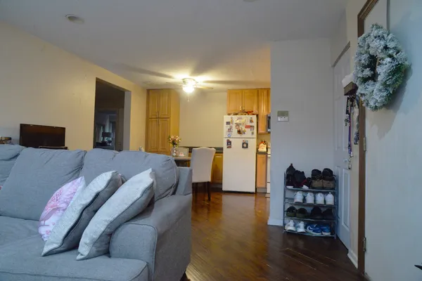 $160,000 | 1434 Carol Court, Unit 1B, Palatine, IL 60074