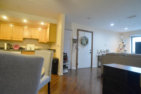 $160,000 | 1434 Carol Court, Unit 1B, Palatine, IL 60074