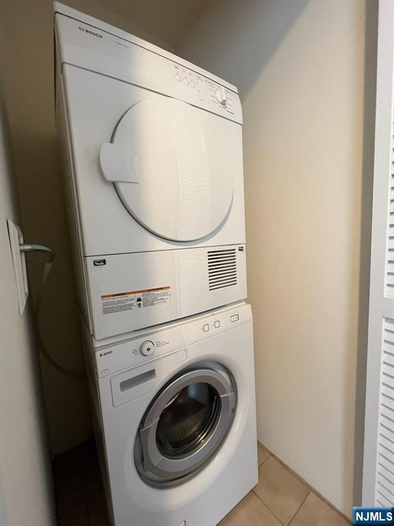 305 Palisade Avenue, Unit 208 Cliffside Park, NJ 07010 - Photo 13 of 16 a utility room with dryer and washer