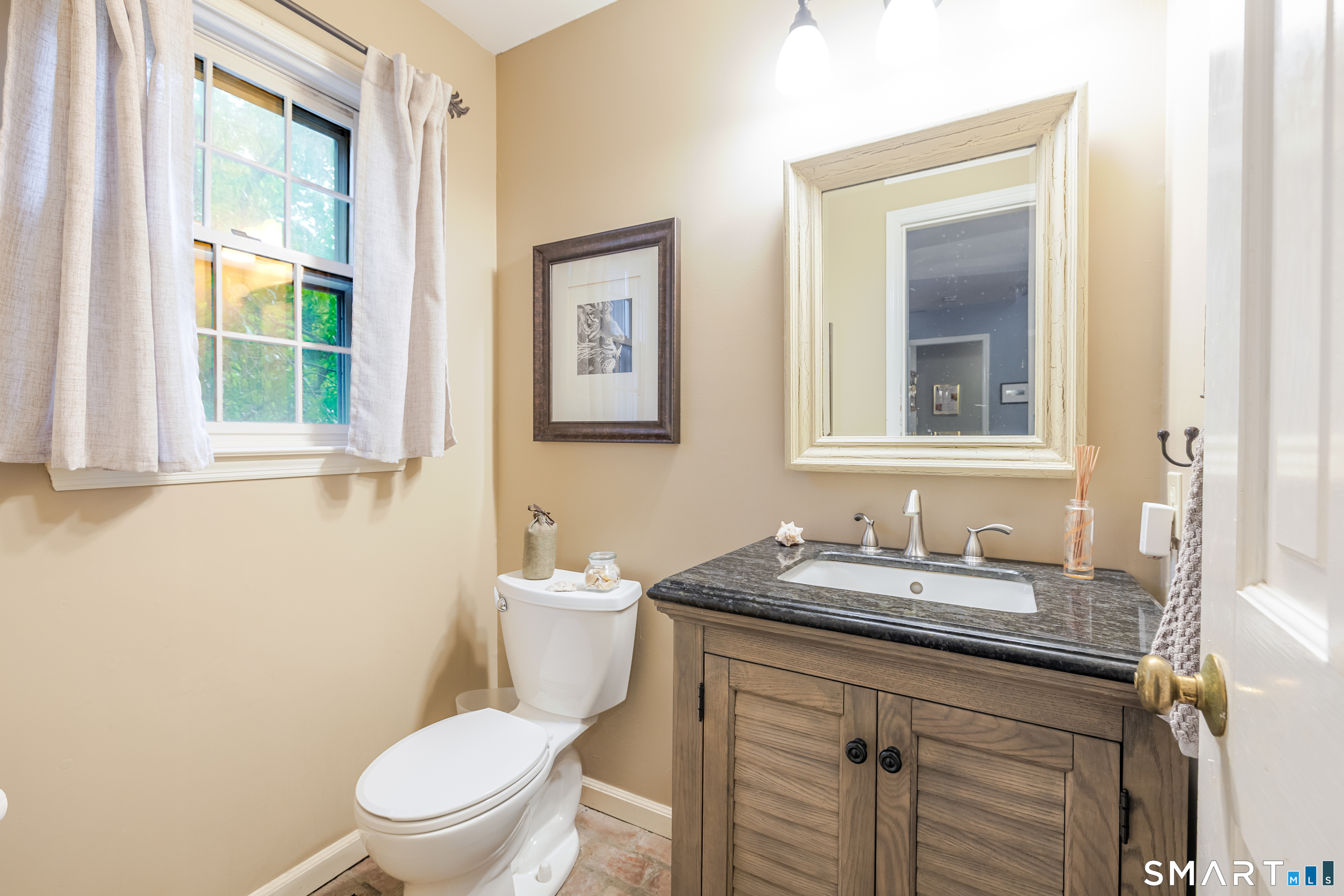 40 Echo Valley Road Newtown, CT 06470 - Photo 18 of 39