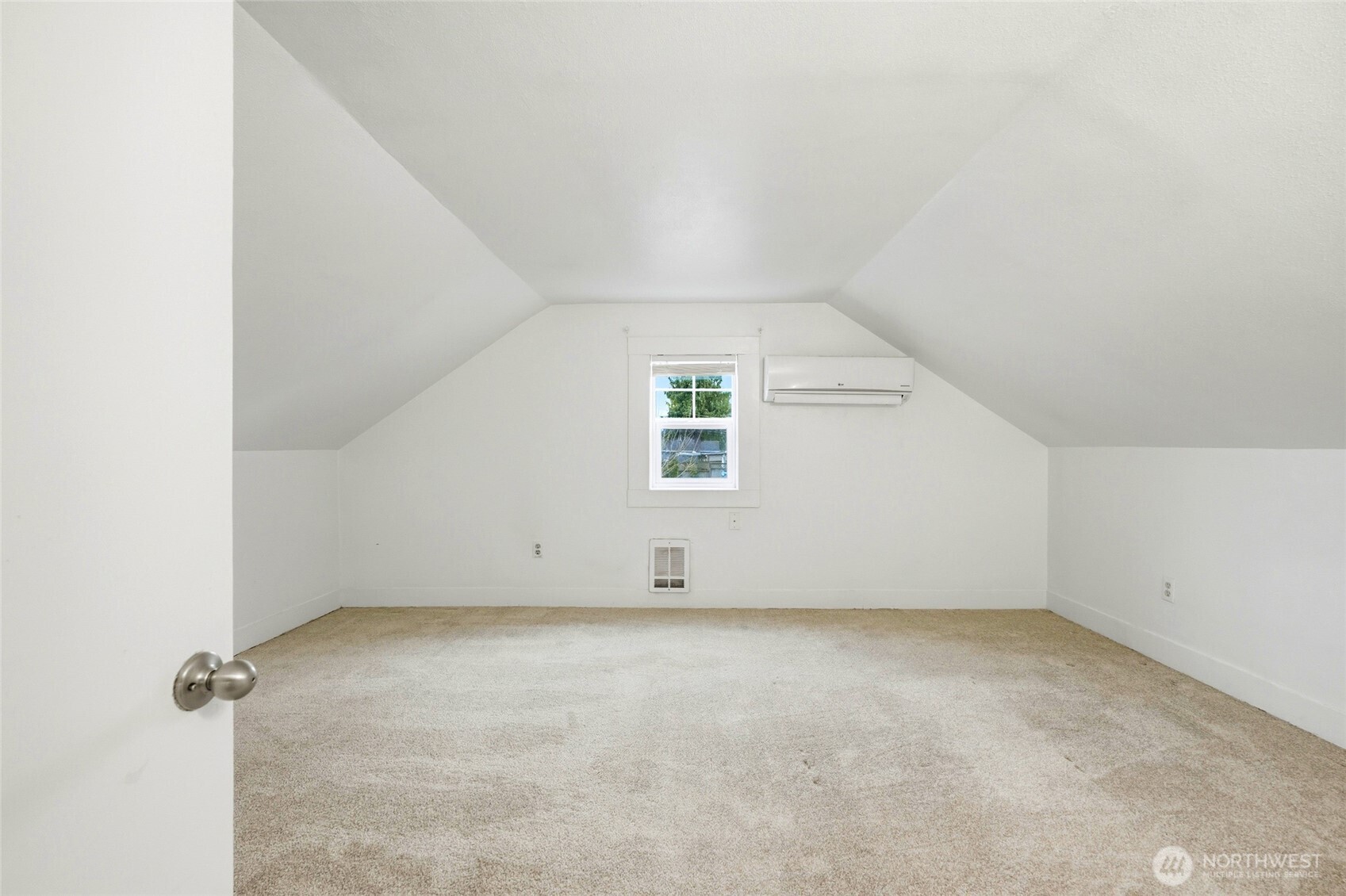 1809 21st Street Everett, WA 98201 - Photo 11 of 24 an empty room with a window