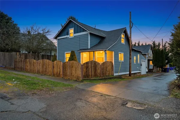 $550,000 | 1809 21st Street, Everett, WA 98201