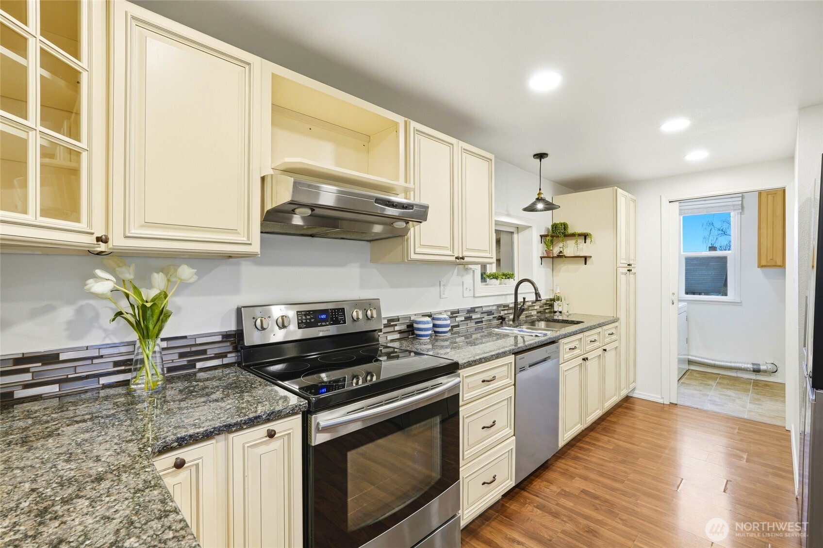 1809 21st Street Everett, WA 98201 - Photo 9 of 32