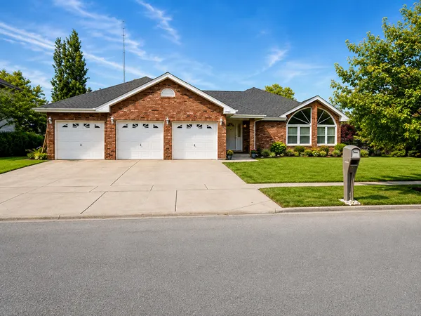 $589,000 | 19451 Stonehenge Drive, Mokena, IL 60448