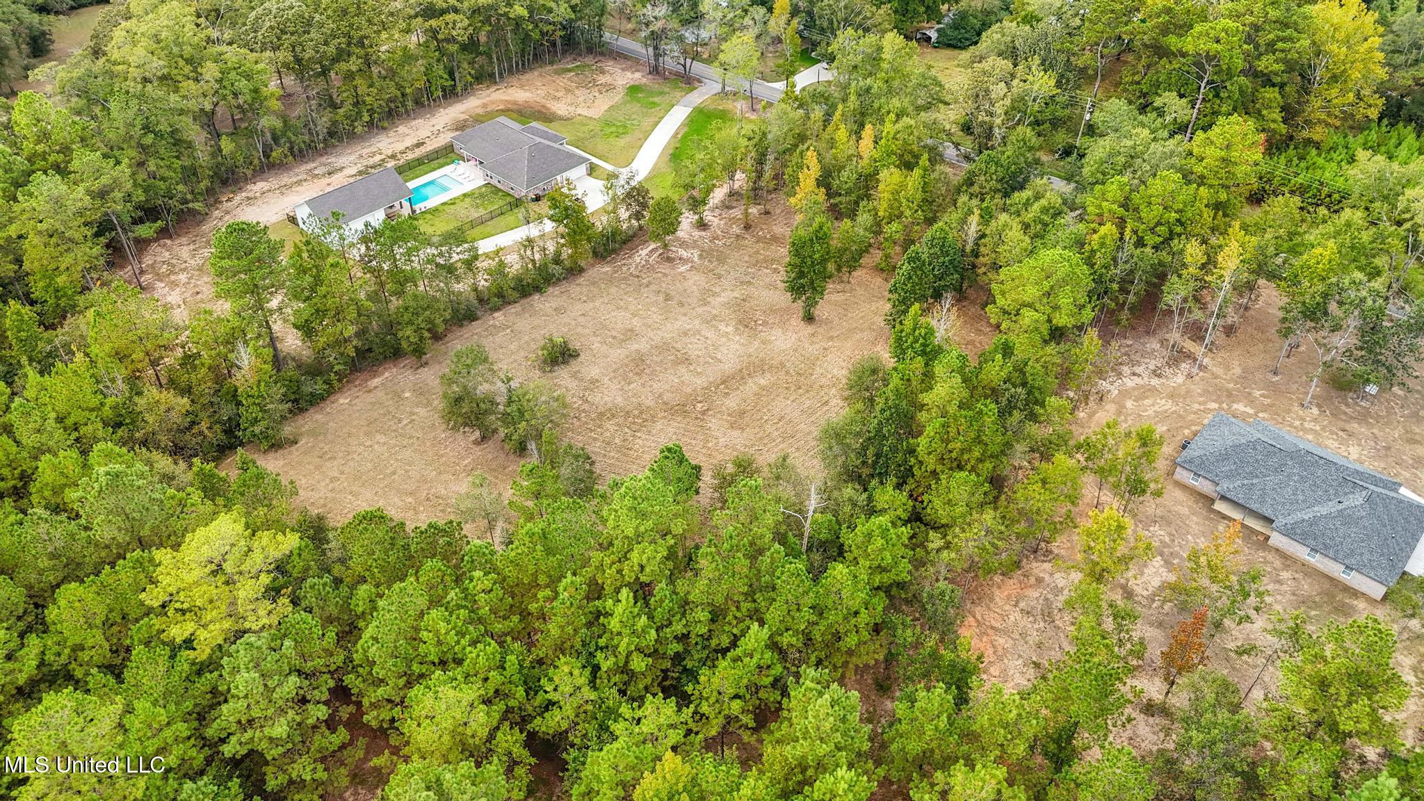 12091 School Road Saucier, MS 39574 - Photo 5 of 18 004