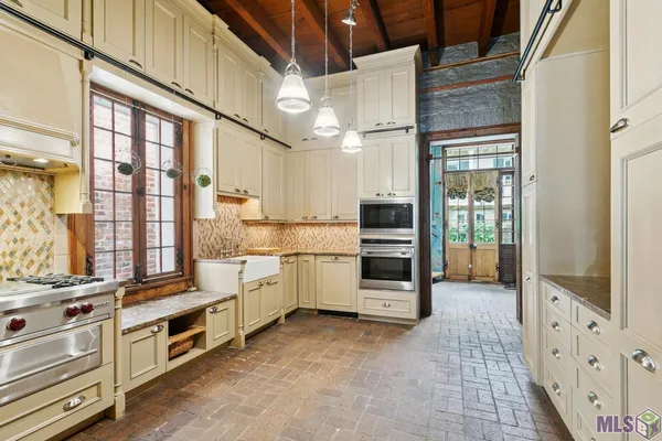 $1,300,000 | 1031 Chartres Street, New Orleans, LA 70116