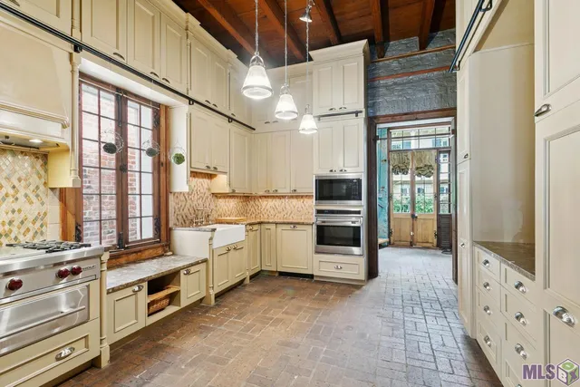 $1,300,000 | 1031 Chartres Street, New Orleans, LA 70116