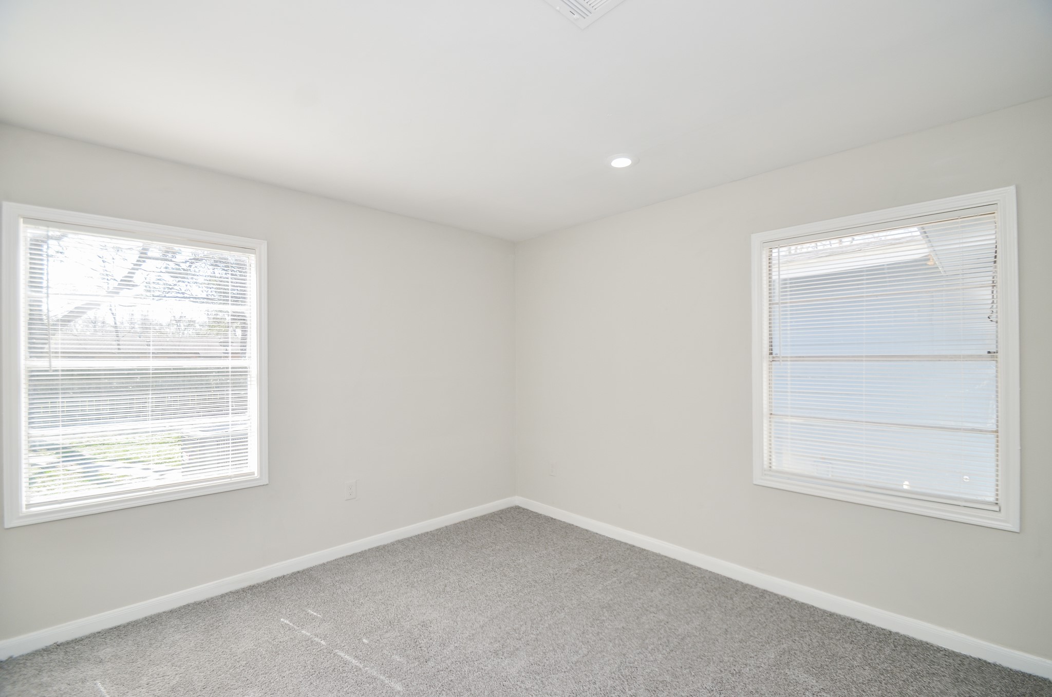 5238 Keystone Street Houston, TX 77021 - Photo 26 of 31 Make this room suit your needs.