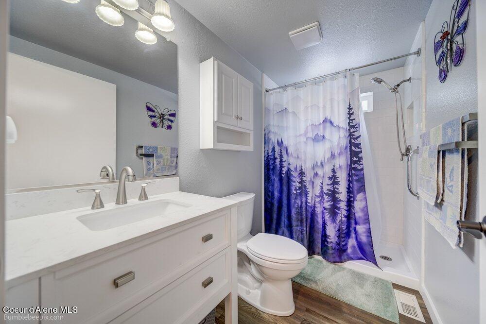 19712 Pine Cone Road Hayden, ID 83835 - Photo 23 of 38 Bathroom