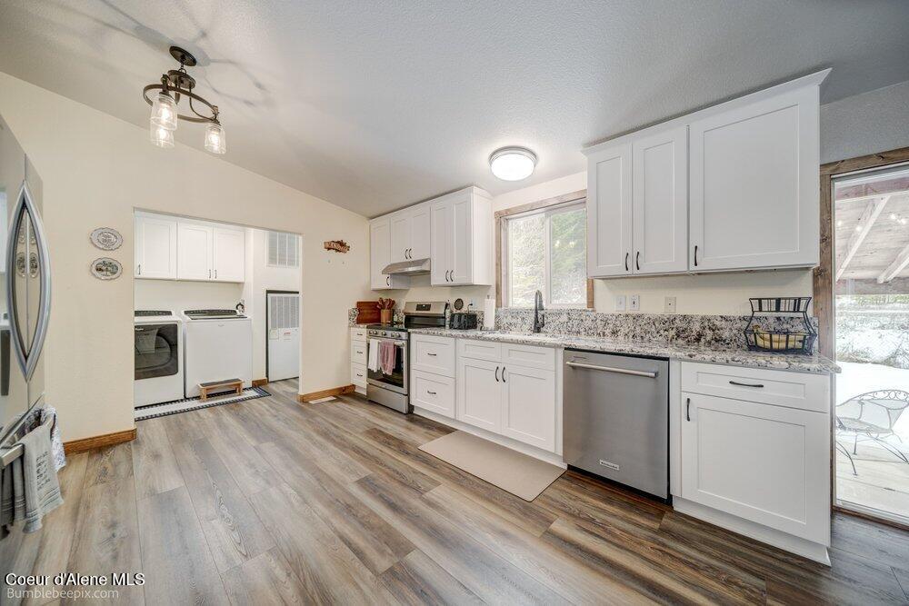 19712 Pine Cone Road Hayden, ID 83835 - Photo 10 of 38 Kitchen