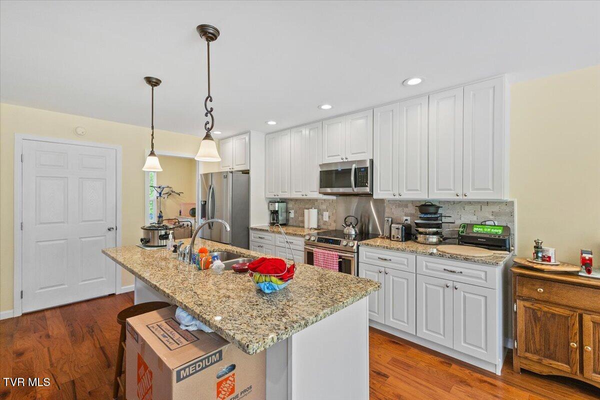 194 East Ridges Drive Chuckey, TN 37641 - Photo 14 of 42 Kitchen