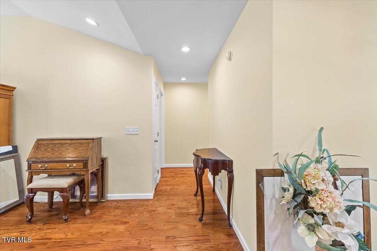 194 East Ridges Drive Chuckey, TN 37641 - Photo 16 of 42 Hallway