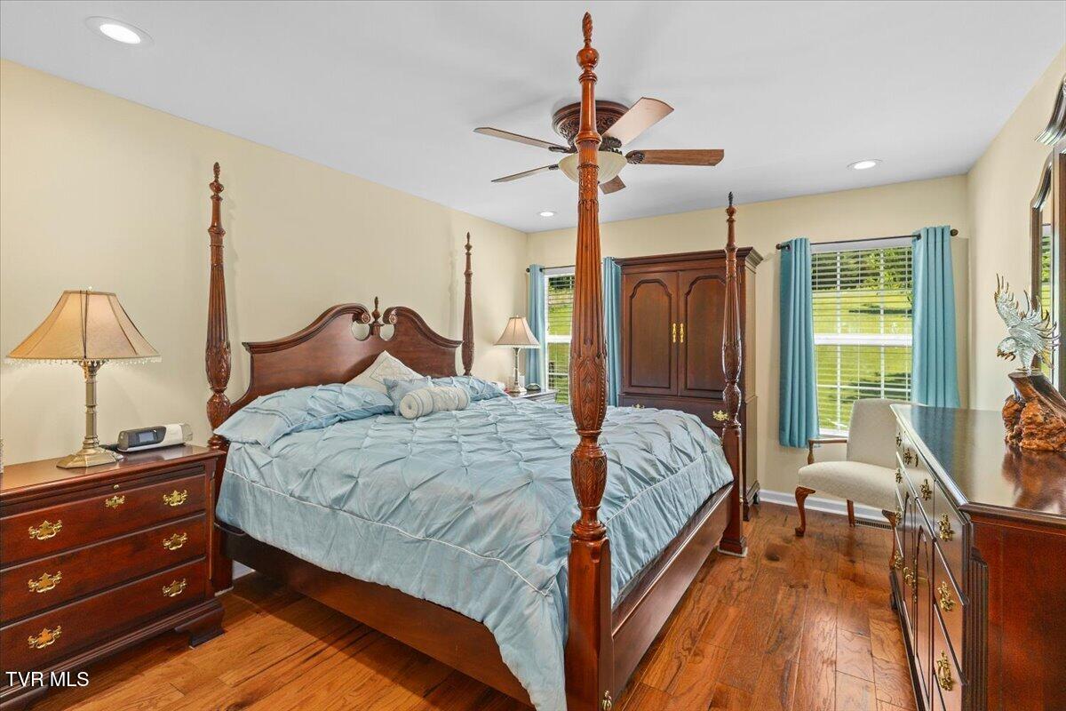 194 East Ridges Drive Chuckey, TN 37641 - Photo 18 of 42 Primary Suite