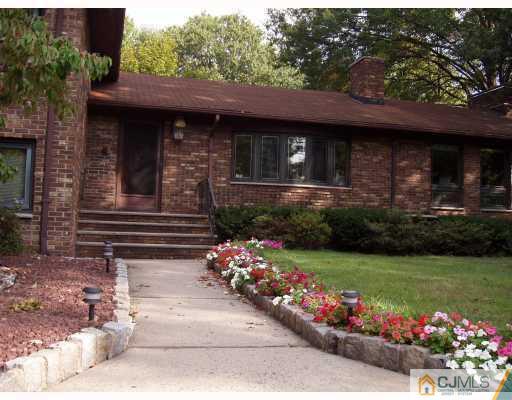 6 Tuscan Road Edison, NJ 08820 - Photo 1 of 9 Gallery Image 1