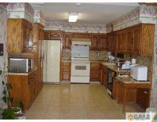 6 Tuscan Road Edison, NJ 08820 - Photo 5 of 9 Gallery Image 5