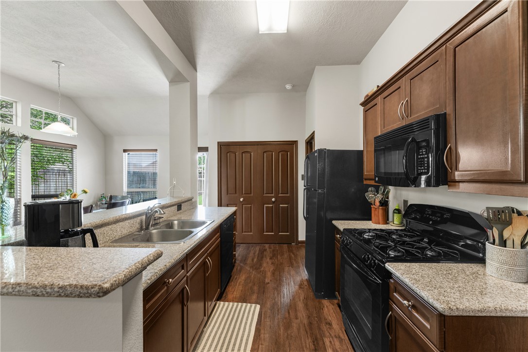 2025 Positano Loop Bryan, TX 77808 - Photo 10 of 26