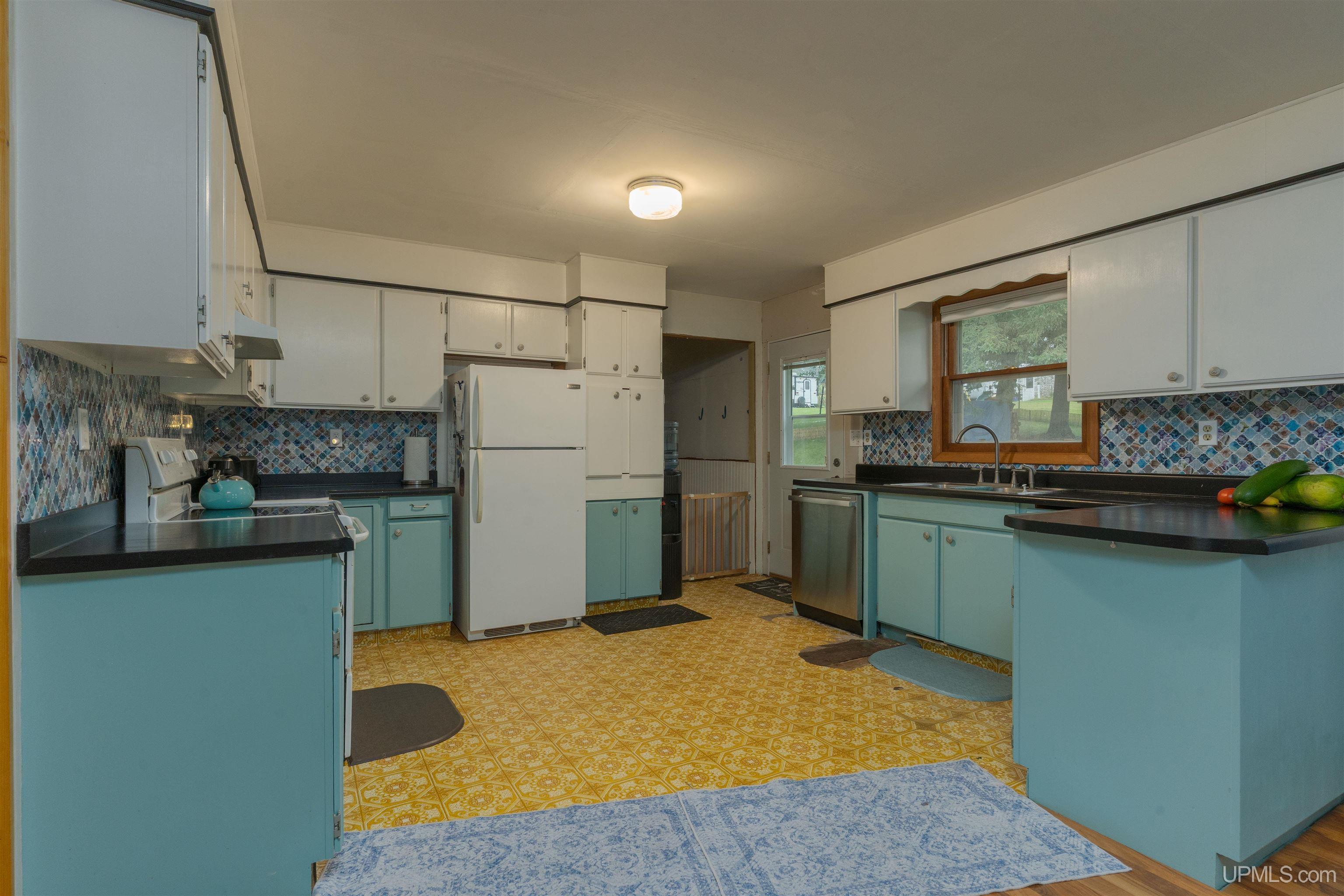 106 3rd Street Alpha, MI 49902 - Photo 7 of 33