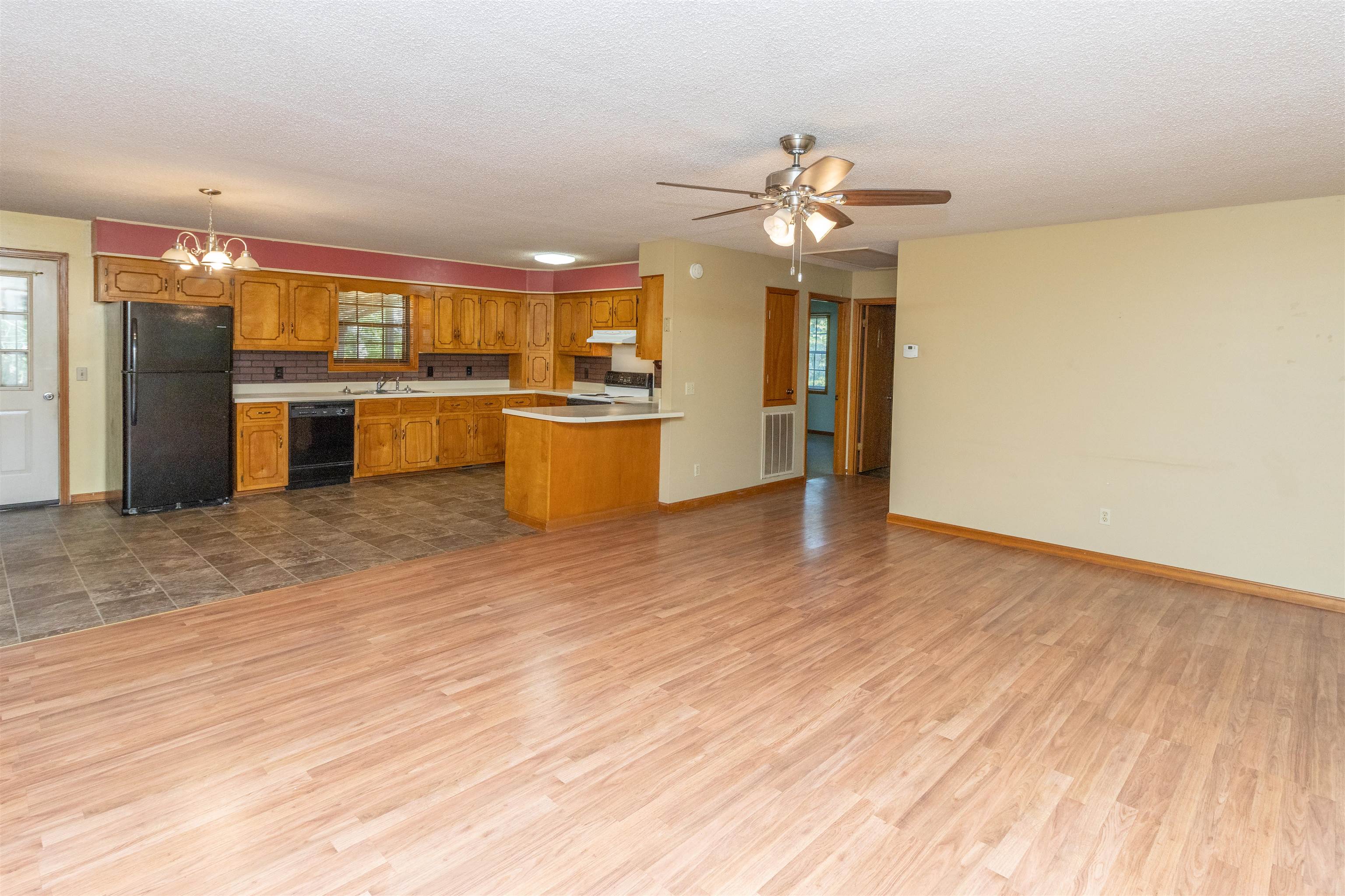 747 New Delite Road Selmer, TN 38375 - Photo 6 of 20 Gallery Image 6