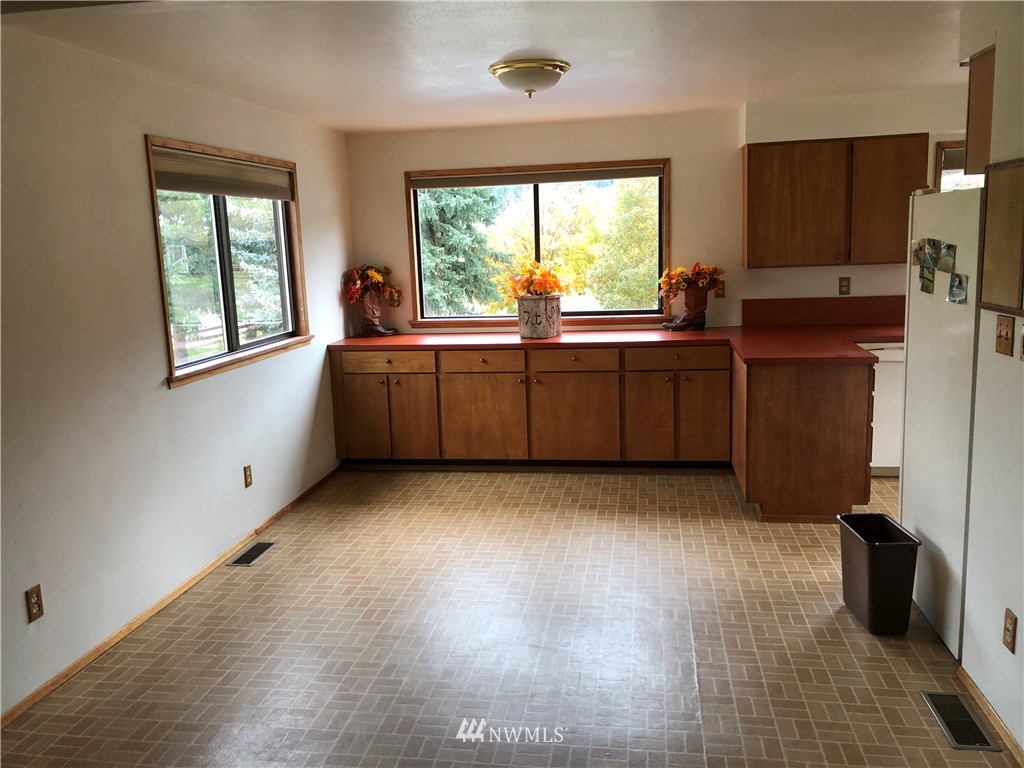 3380 Teanaway Road Cle Elum, WA 98922 - Photo 4 of 37 Gallery Image 4