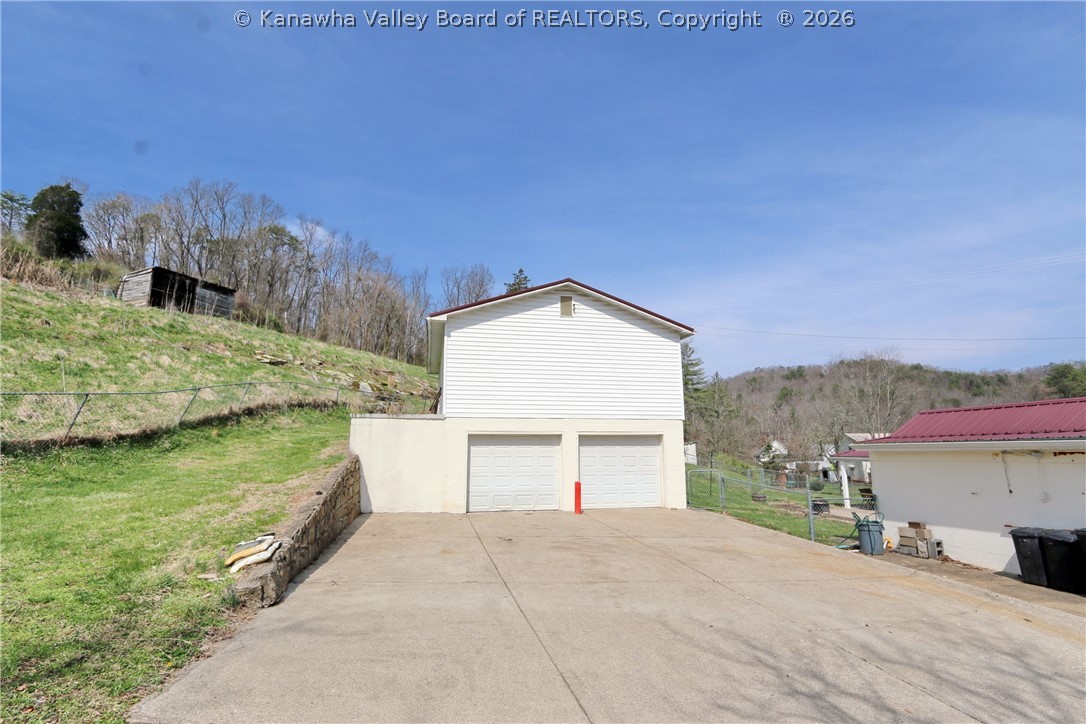 420 Blake Road Nitro, WV 25143 - Photo 4 of 25 Gallery Image 4