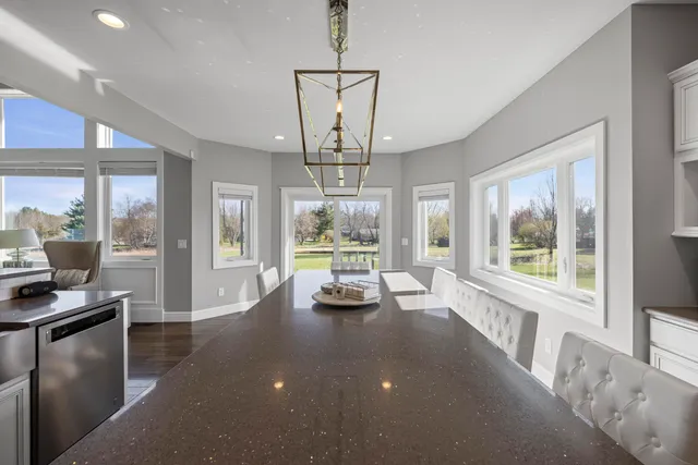 $779,900 | 10914 Doves Point, Brighton, MI 48114