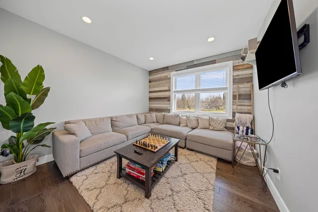 $779,900 | 10914 Doves Point, Brighton, MI 48114