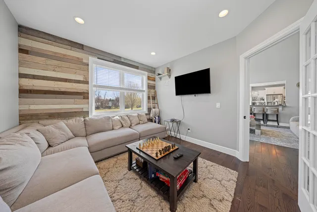 $779,900 | 10914 Doves Point, Brighton, MI 48114