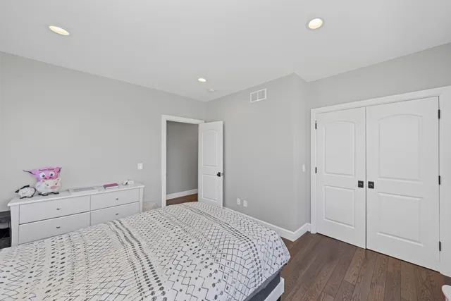 $779,900 | 10914 Doves Point, Brighton, MI 48114