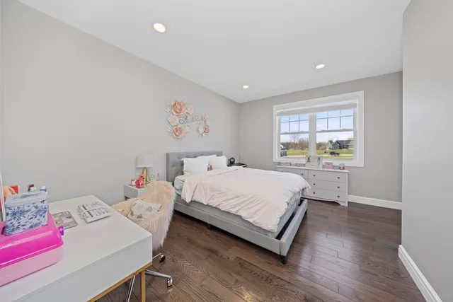 $779,900 | 10914 Doves Point, Brighton, MI 48114