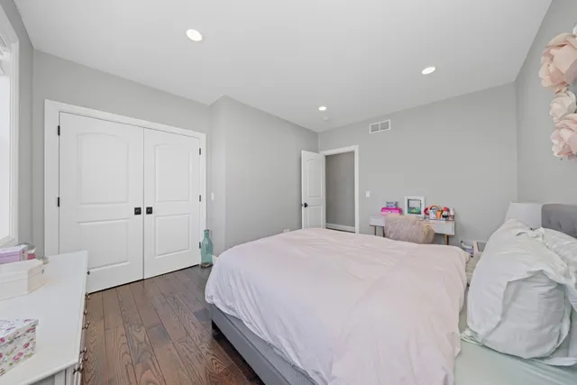 $779,900 | 10914 Doves Point, Brighton, MI 48114