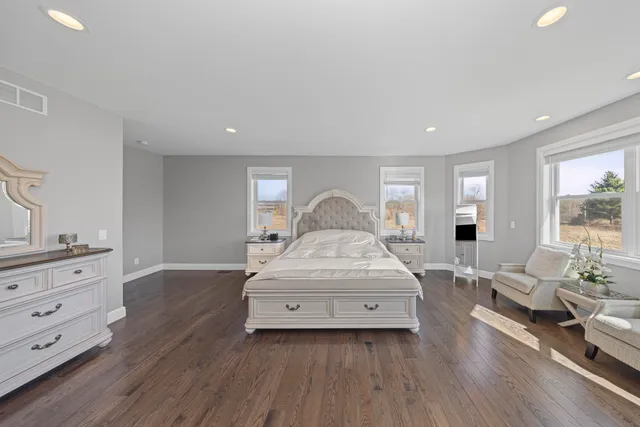 $779,900 | 10914 Doves Point, Brighton, MI 48114