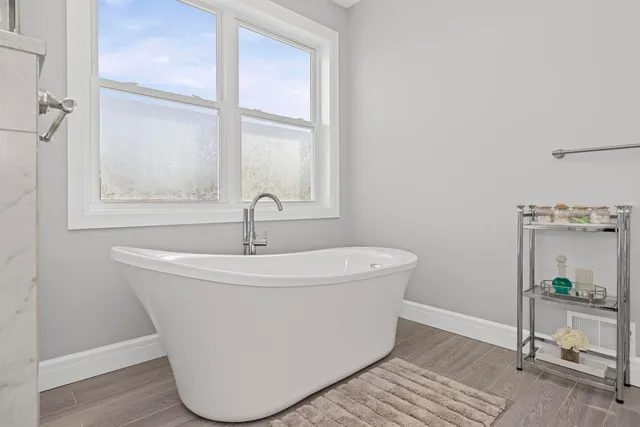 $779,900 | 10914 Doves Point, Brighton, MI 48114