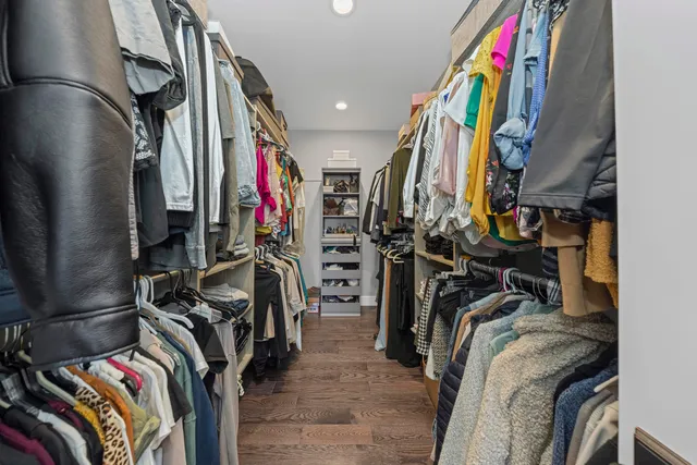 $779,900 | 10914 Doves Point, Brighton, MI 48114