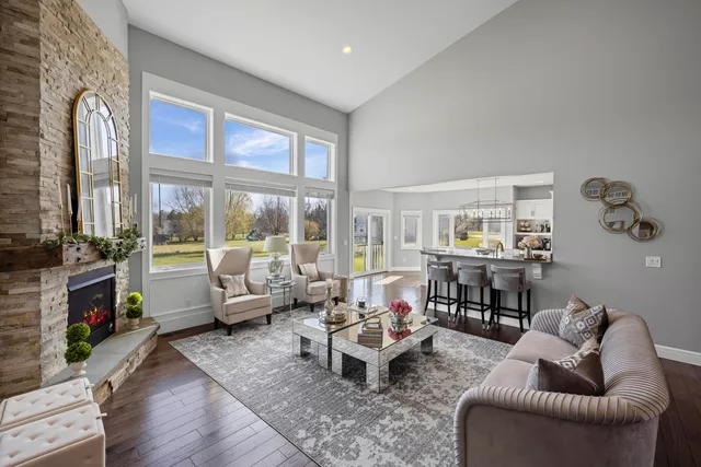 $779,900 | 10914 Doves Point, Brighton, MI 48114